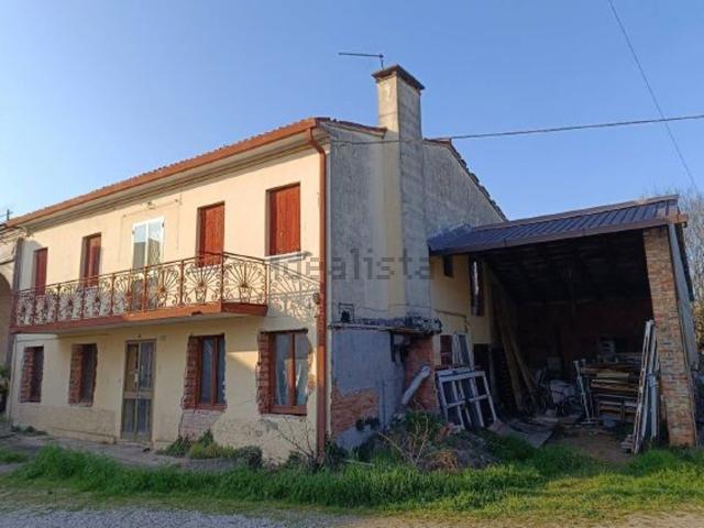 Villetta bifamiliare in vendita di 231 m² in Via Roma, 42