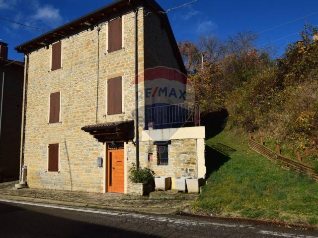 Villetta bifamiliare in vendita di 232 m² in Strada Ariolla, 5