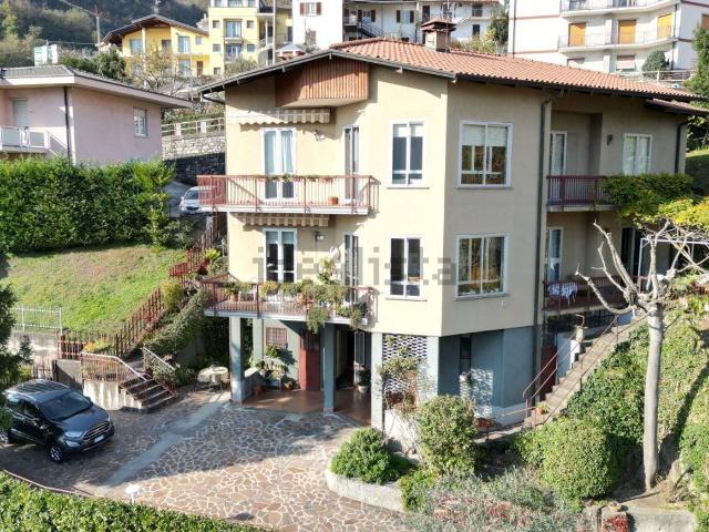 Villetta bifamiliare in vendita di 232 m² in Via San Carlo Borromeo