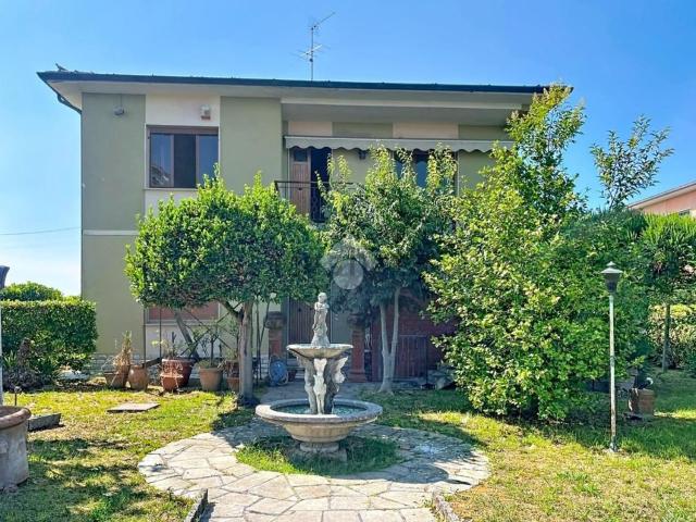 Villetta bifamiliare in vendita di 237 m² in Via delle Murella Arena Metato, 25