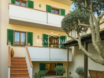 Villetta bifamiliare in vendita di 237 m² in Via Ombra, 28