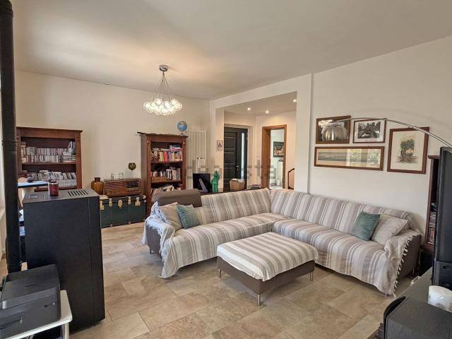 Villetta bifamiliare in vendita di 235 m² in Località Sala di Biana, 25