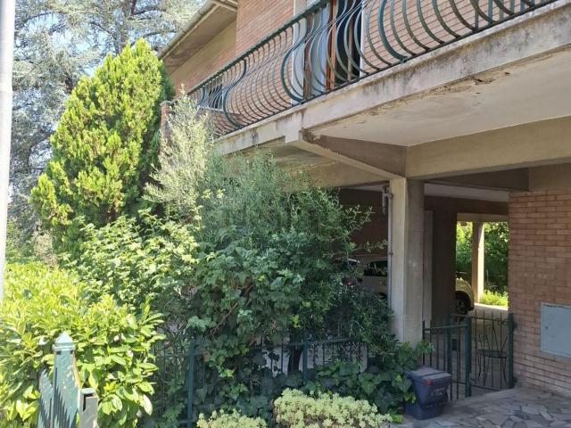 Villetta bifamiliare in vendita di 235 m² in Località San Lucchese