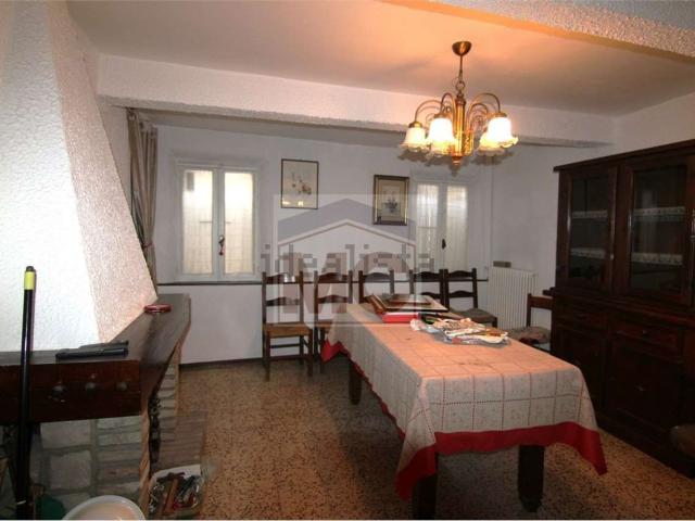 Villetta bifamiliare in vendita di 235 m² in Via A. de Gasperi, 16