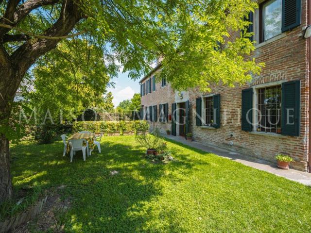 Villetta bifamiliare in vendita di 235 m² in Via Alceste Ricciarelli, 263