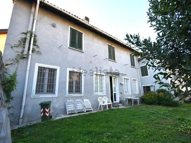 Villetta bifamiliare in vendita di 235 m² in Via Giuseppe Garibaldi, 10