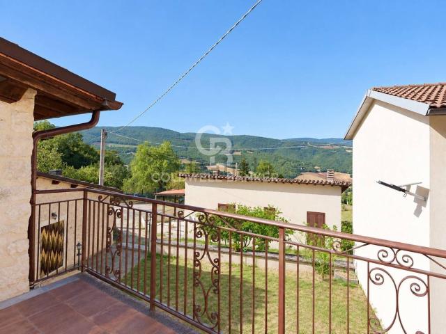 Villetta bifamiliare in vendita di 235 m² in Via Goffredo Mameli