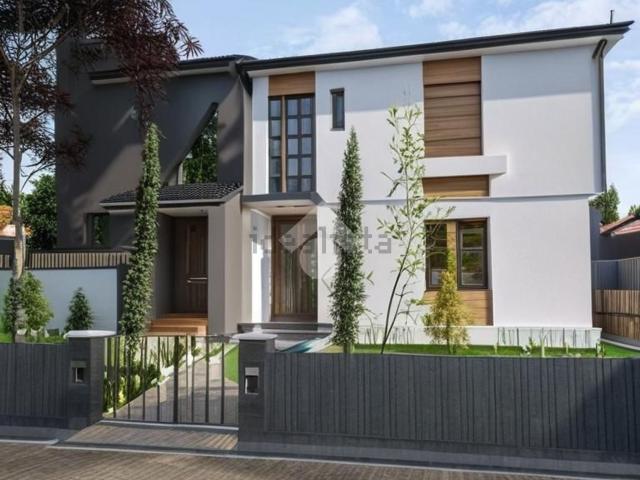 Villetta bifamiliare in vendita di 235 m² in Via Martiri Focaccia, 34