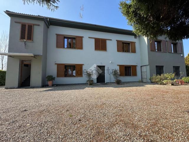 Villetta bifamiliare in vendita di 235 m² in Via Monte Grappa, 95