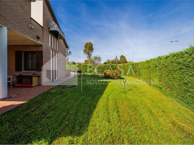 Villetta bifamiliare in vendita di 235 m²