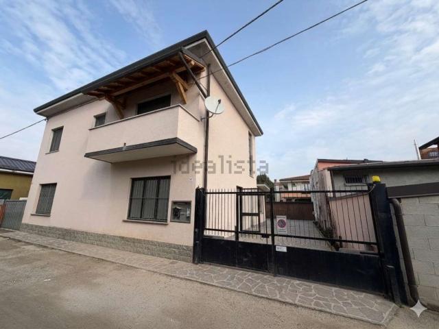 Villetta bifamiliare in vendita di 235 m²