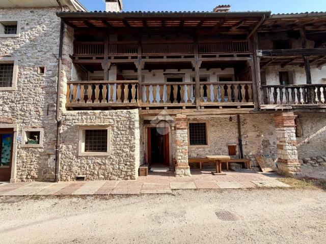 Villetta bifamiliare in vendita di 236 m² in Via Dante Alighieri