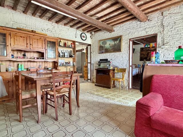 Villetta bifamiliare in vendita di 236 m² in Via della Pace, 73