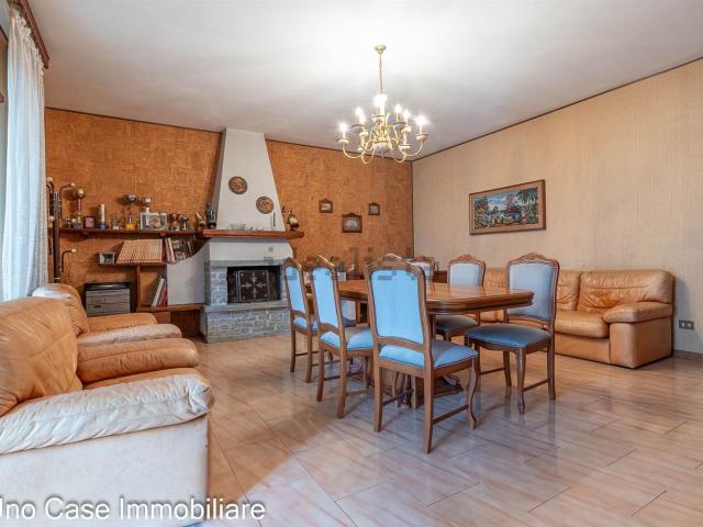 Villetta bifamiliare in vendita di 236 m²