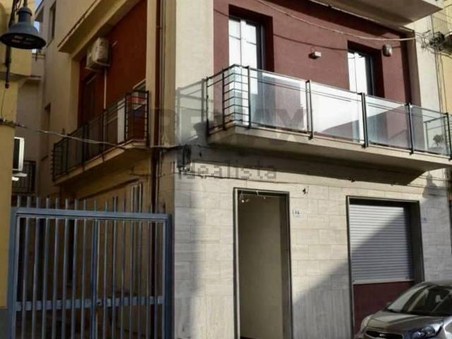 Villetta bifamiliare in vendita di 238 m² in Via Guglielmo Marconi, 84