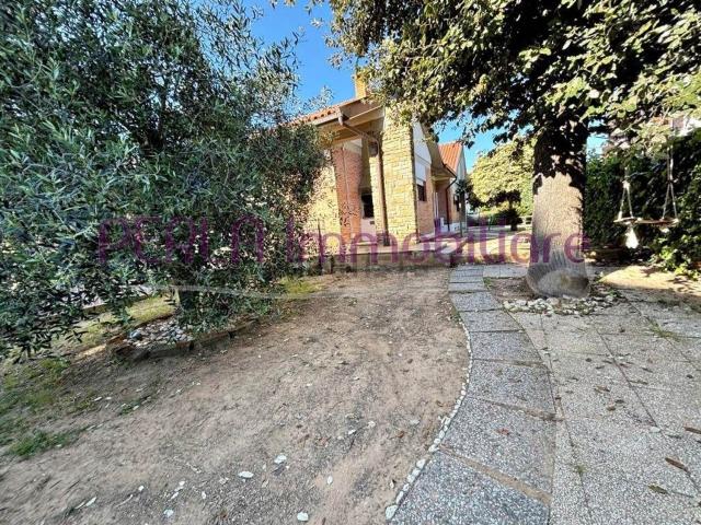 Villetta bifamiliare in vendita di 239 m²
