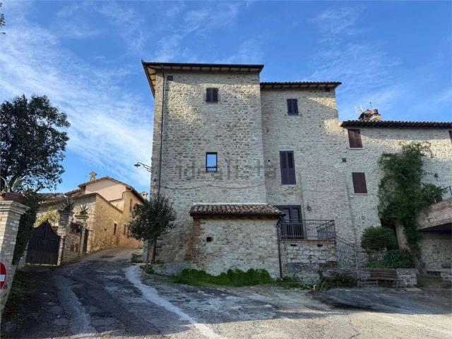 Villetta bifamiliare in vendita di 340 m² in Località Ilci