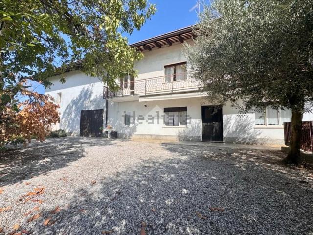 Villetta bifamiliare in vendita di 340 m² in Via Antonio Gramsci, 6