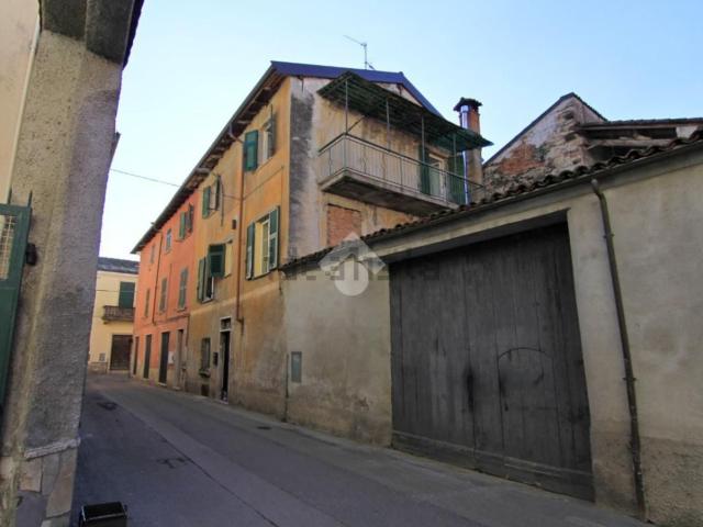 Villetta bifamiliare in vendita di 340 m² in Via Desimoni, 3