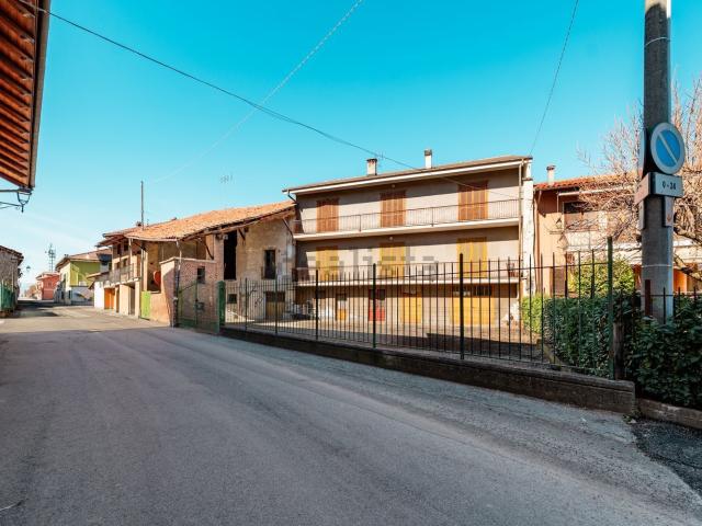Villetta bifamiliare in vendita di 340 m² in Via Filatoio, 10