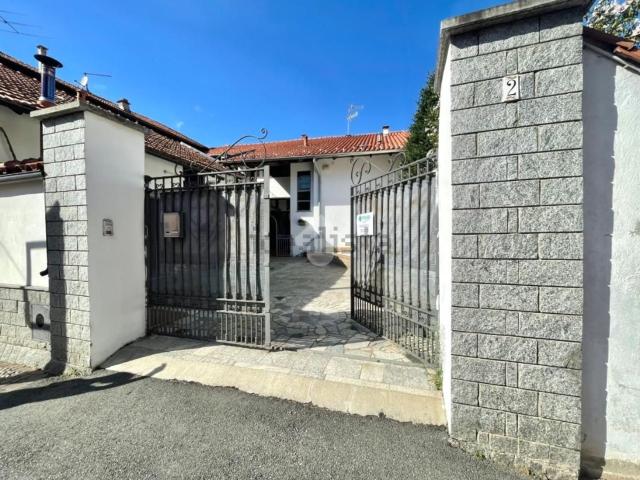 Villetta bifamiliare in vendita di 340 m² in Via Martiri, 5