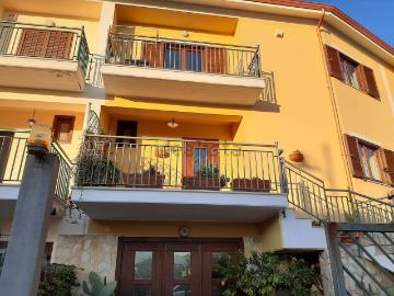 Villetta bifamiliare in vendita di 340 m² in Viale L. Van Beethoven