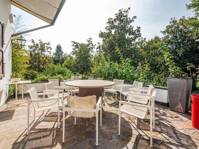 Villetta bifamiliare in vendita di 340 m²