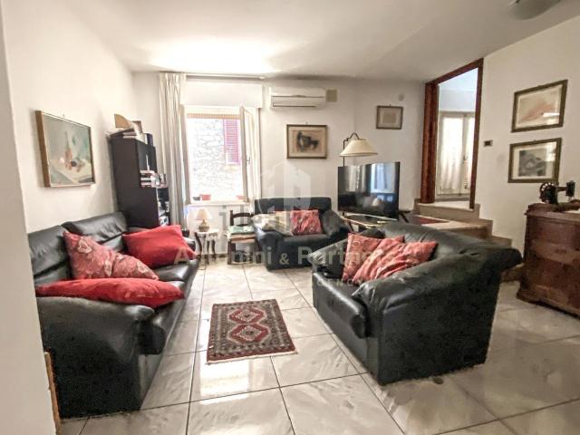 Villetta bifamiliare in vendita di 340 m²