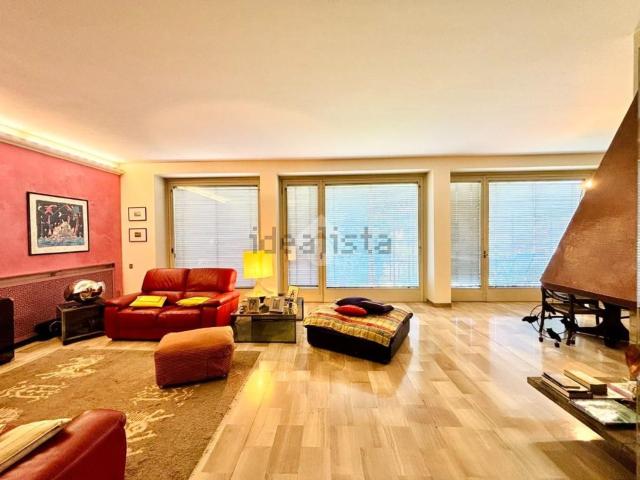 Villetta bifamiliare in vendita di 341 m²
