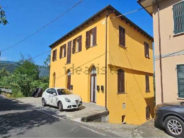 Villetta bifamiliare in vendita di 342 m² in Via Aldo Moro, 22
