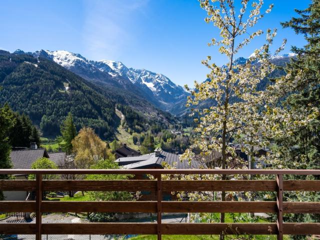 Villetta bifamiliare in vendita di 342 m² in Via Guglielmo Marconi, 46
