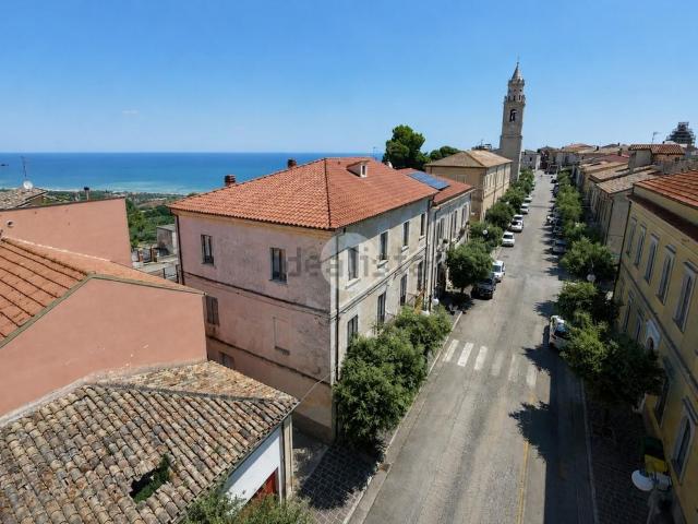 Villetta bifamiliare in vendita di 347 m² in Corso Umberto I, 43