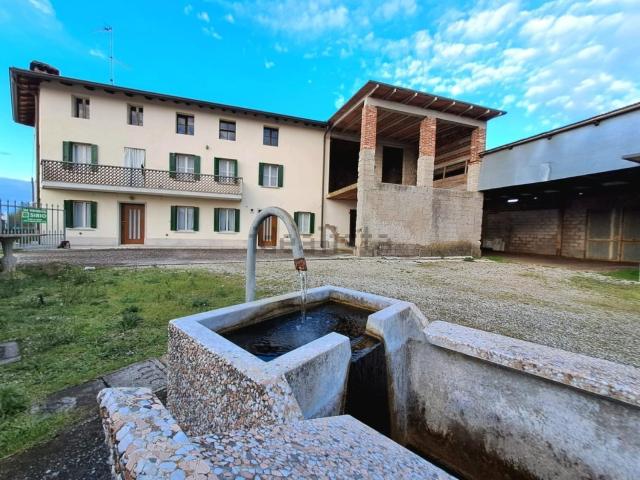 Villetta bifamiliare in vendita di 347 m² in Via del Bersagliere, 56