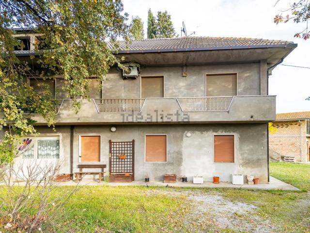 Villetta bifamiliare in vendita di 347 m² in Via delle Cascate, 5