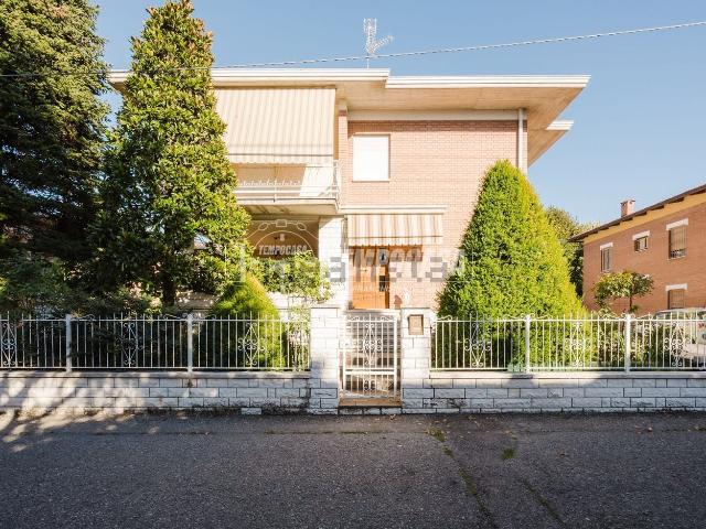Villetta bifamiliare in vendita di 345 m² in Via Veneto, 4