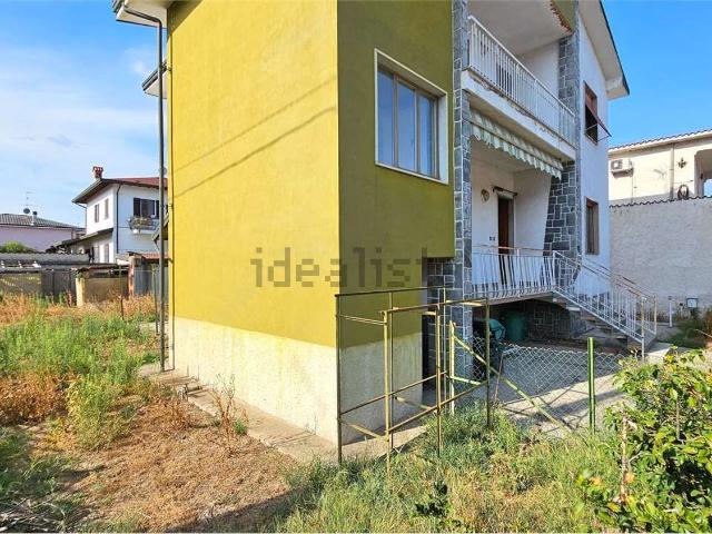 Villetta bifamiliare in vendita di 345 m² in Via Antonio Gramsci, 52