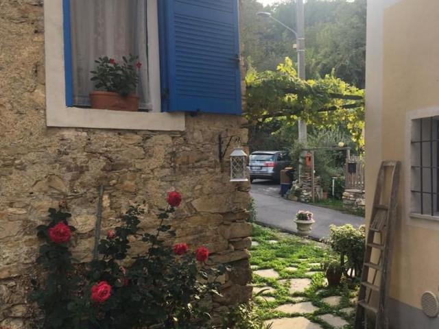 Villetta bifamiliare in vendita di 345 m² in Via provinciale