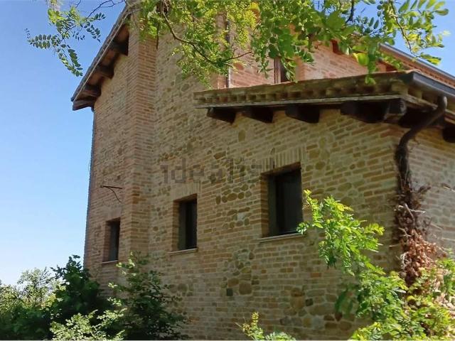 Villetta bifamiliare in vendita di 345 m²