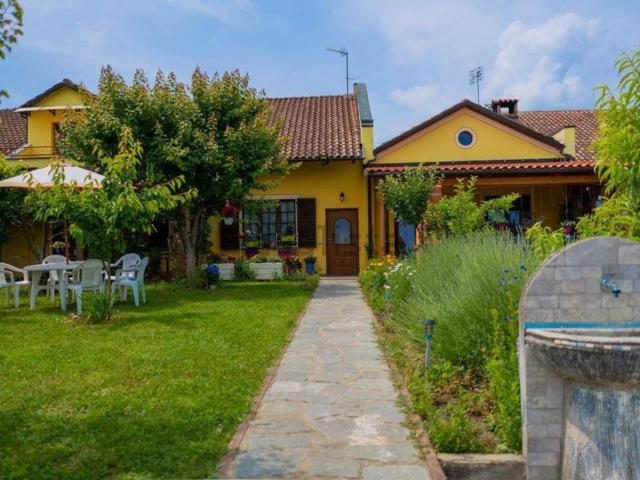 Villetta bifamiliare in vendita di 346 m² in Strada Boschetto