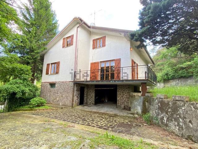 Villetta bifamiliare in vendita di 349 m²