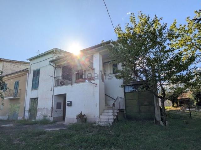 Villetta bifamiliare in vendita di 350 m² in Borgo Paolo Danti