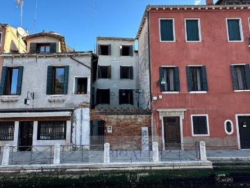 Villetta bifamiliare in vendita di 350 m² in Fondamenta del Monastero