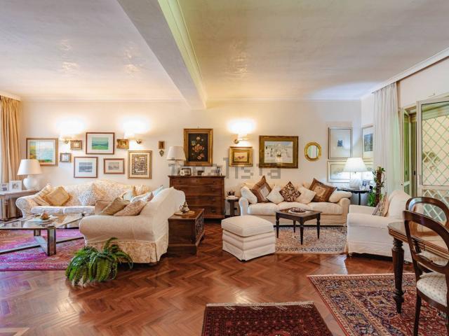 Villetta bifamiliare in vendita di 350 m² in Largo Olgiata
