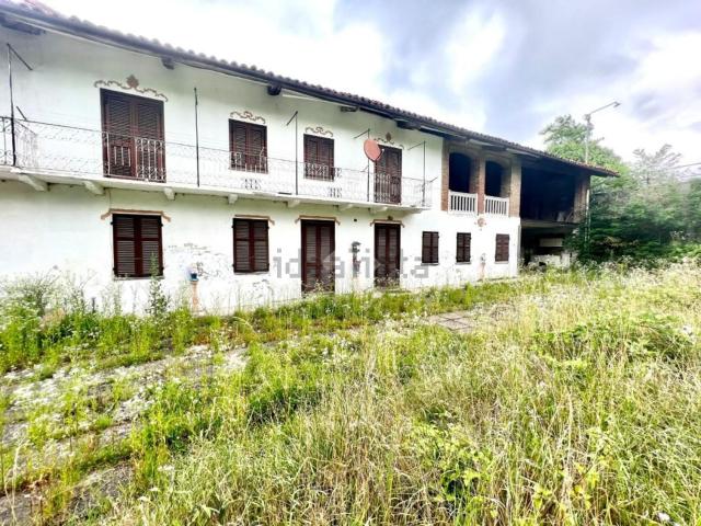 Villetta bifamiliare in vendita di 350 m² in Località Vezzolano, 44