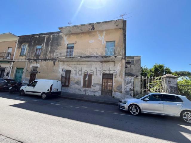 Villetta bifamiliare in vendita di 350 m² in Piazza Vargas