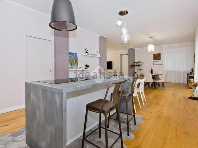 Case e ville in vendita di 350 m² in Strada della Vetta, 12