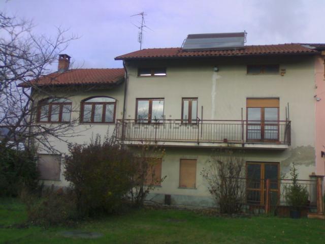 Villetta bifamiliare in vendita di 350 m² in Strada Sabena, 31