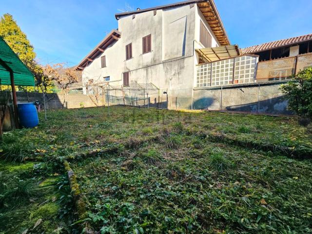 Villetta bifamiliare in vendita di 350 m² in Via Abate Agostino Campana