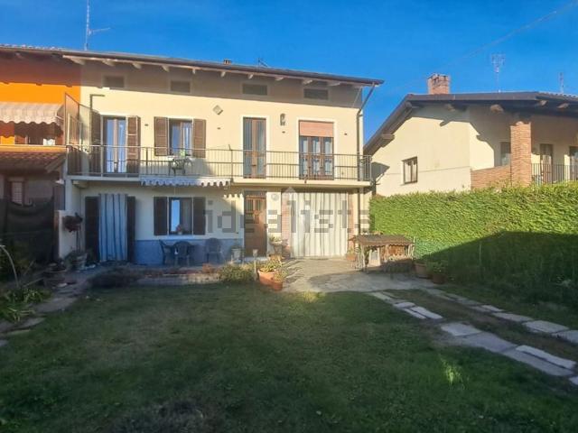 Villetta bifamiliare in vendita di 350 m² in Via Attilio Tempia, 24