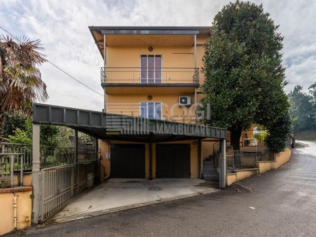 Villetta bifamiliare in vendita di 350 m² in Via Carlo Pisacane